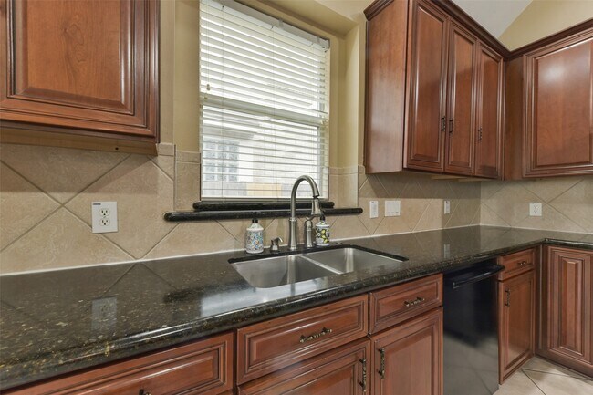 Building Photo - 18111 Blues Point Dr