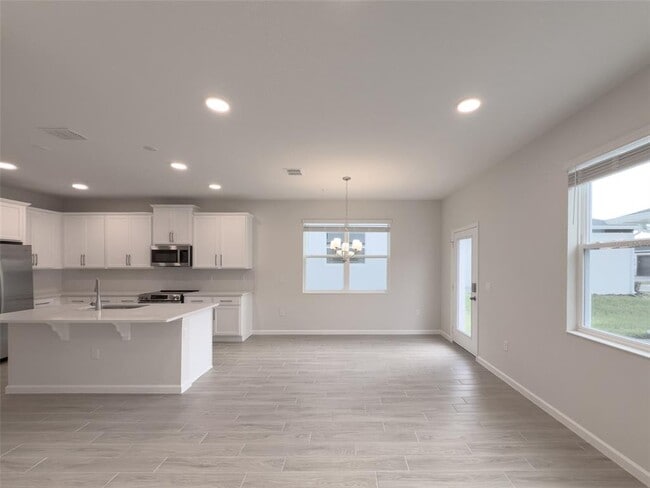 Building Photo - 640 Pothos St
