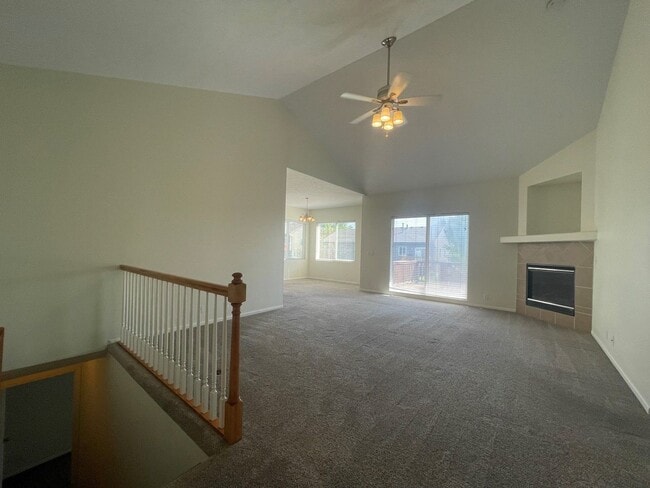 Building Photo - Townhome for Rent in Papillion