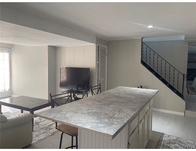 Building Photo - 7390 Barberry Ln