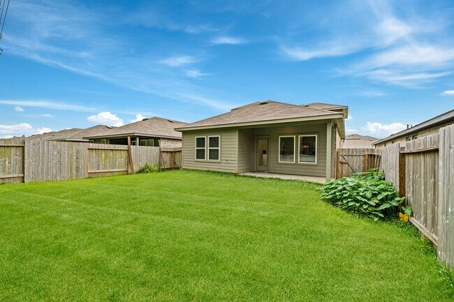 Building Photo - 24122 Juniper Hts Dr
