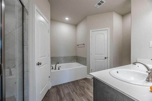 Building Photo - 2916 Bobcat Dr