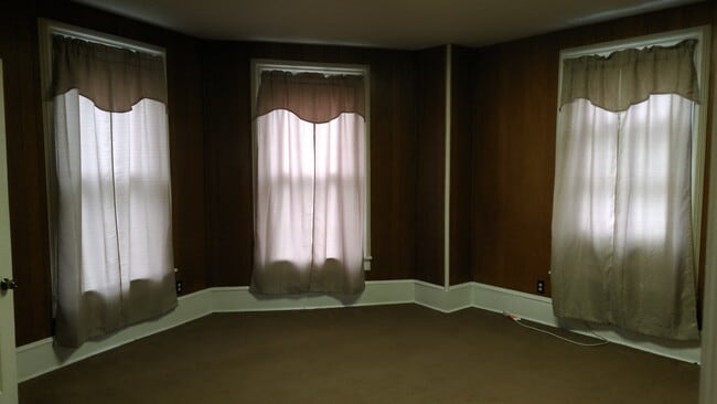 Building Photo - 909 14th St