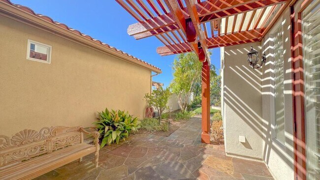 Building Photo - 9 Yale Ct