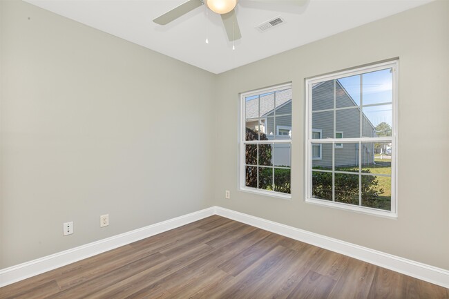 Building Photo - 4008 Scarlet Oak Ct