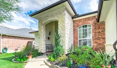 Building Photo - 7507 Lone Star Jct St