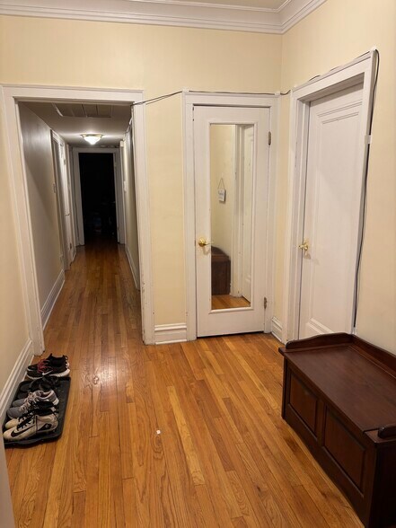 Hallway - 4215 N Francisco Ave