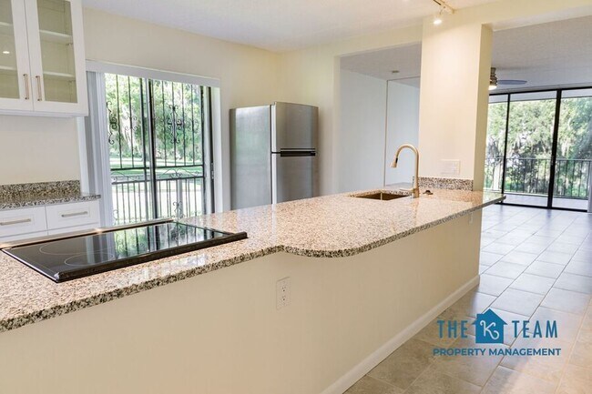 Building Photo - 208 Lake Howard Dr SW