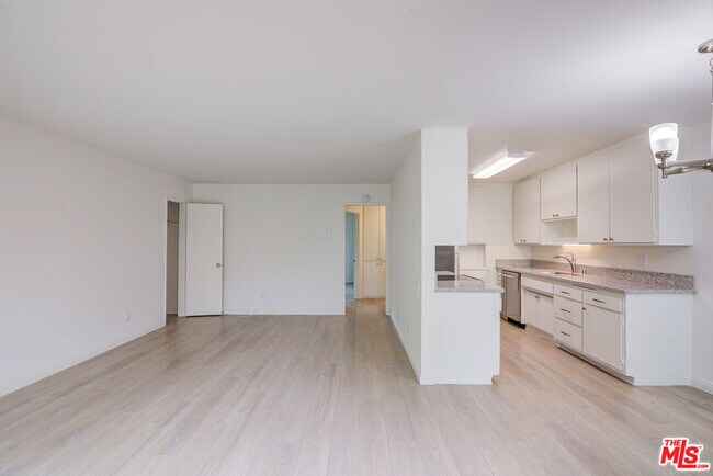 Building Photo - 2020 Graham Ave