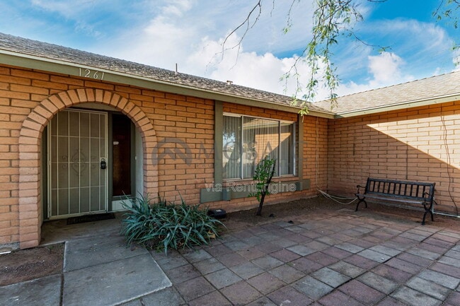 Building Photo - 1261 W Kiowa Cir