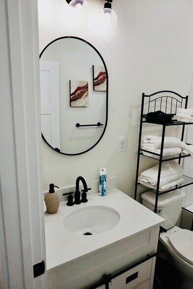 Building Photo - 1131 Garfield St