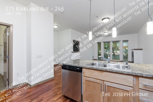 Building Photo - 375 Kirkland Ave