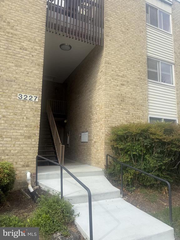 Building Photo - 3227 University Blvd W