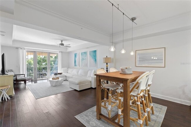 Building Photo - 300 Beach Dr NE