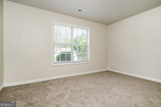 Building Photo - 40 Berkshire Run
