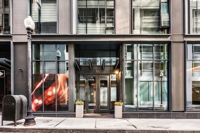 Building Photo - 55 Lagrange St