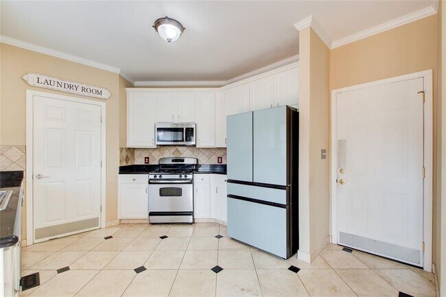 Building Photo - 3040 Stone Rd