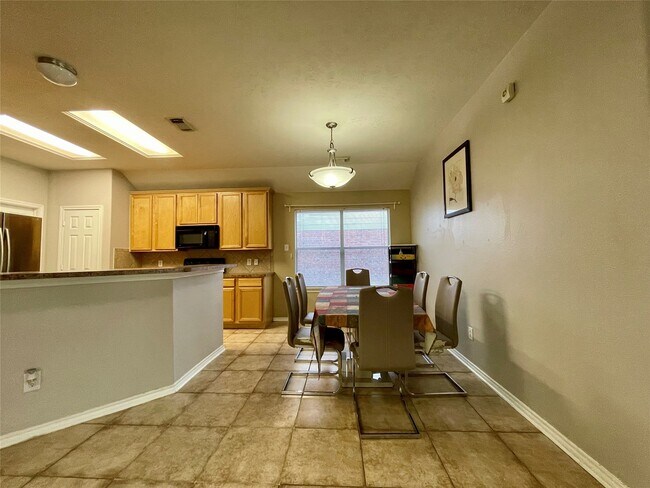 Building Photo - 12347 Carmel Dale Ln