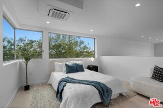 Building Photo - 541 Rose Ave