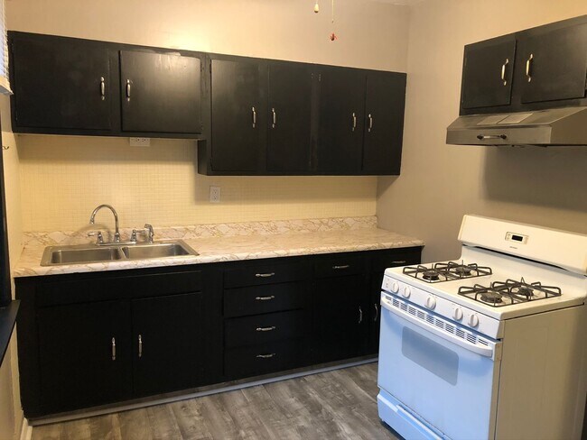 Primary Photo - 3863 Brighton Rd