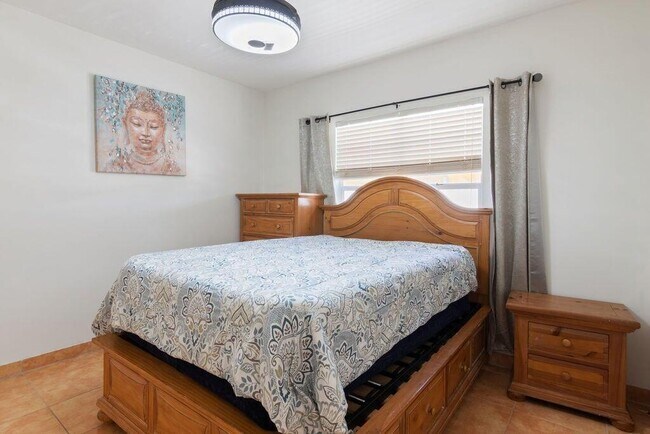 Building Photo - 509 Plymouth Rd