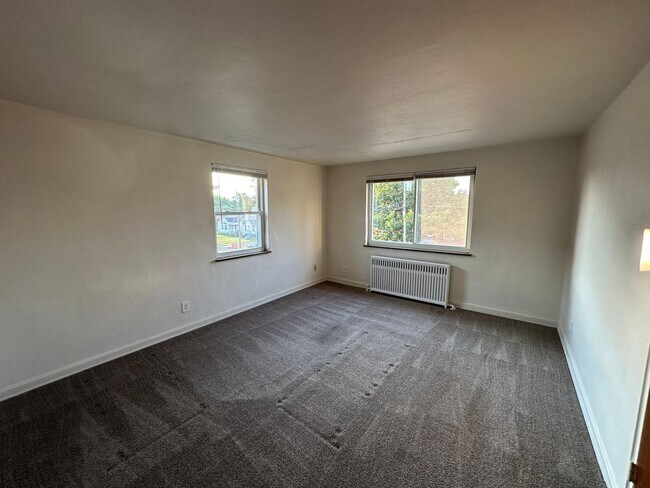 Building Photo - 4329 Oakwood Ave