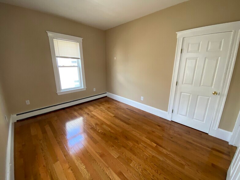 Building Photo - 106 Glenwood Rd