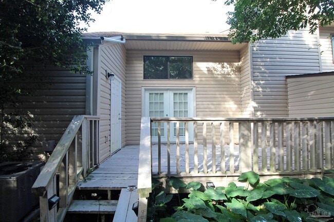 Building Photo - 923 Brookside Pl