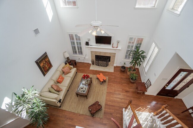 Building Photo - 1131 Enclave Square E