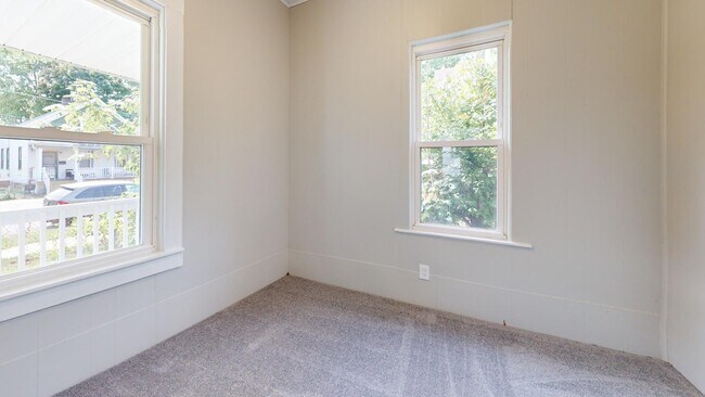 Building Photo - Cudell neighborhood - 2 bedroom/1 bathroom, Single Family Home