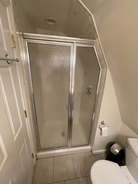 3rd Floor Bathroom Shower - 825 Ardmore Ave