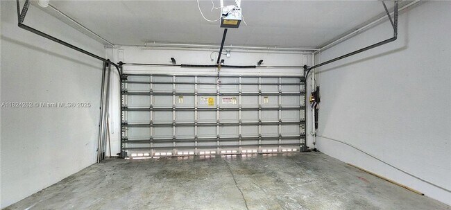 Building Photo - 2146 Van Buren St