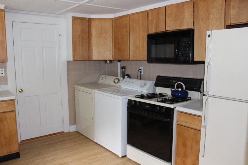 Building Photo - 69 Ploughed Neck Rd