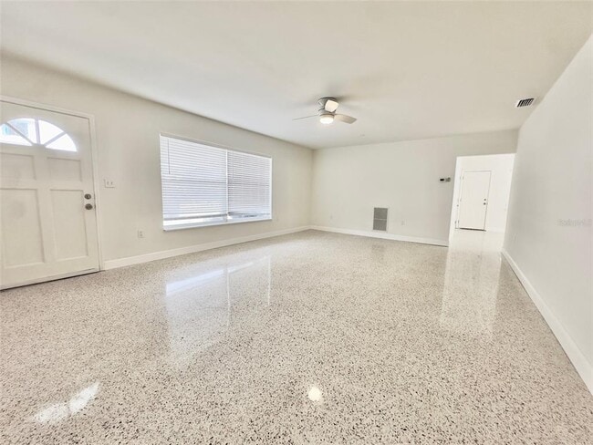 Building Photo - 10237 Tarpon Dr