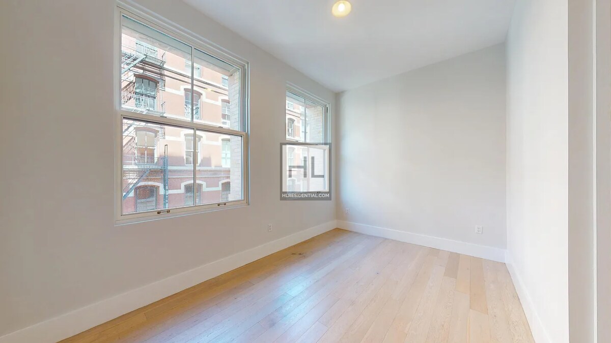 Building Photo - BROOME STREET