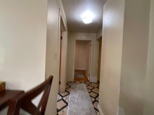 Building Photo - Great 2 Bedroom 1 Bath Home Near the Heart...