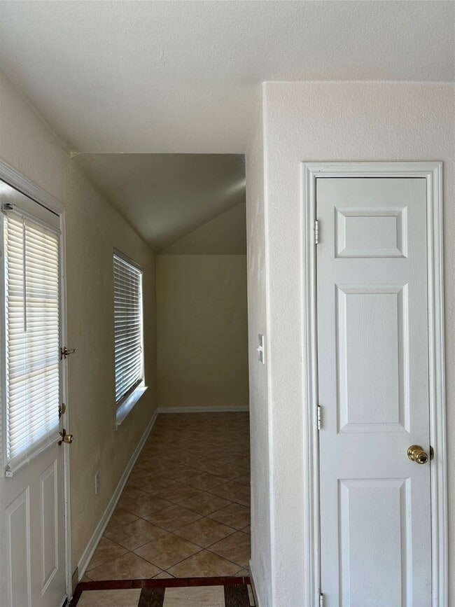 Building Photo - 4035 Cary Creek Dr