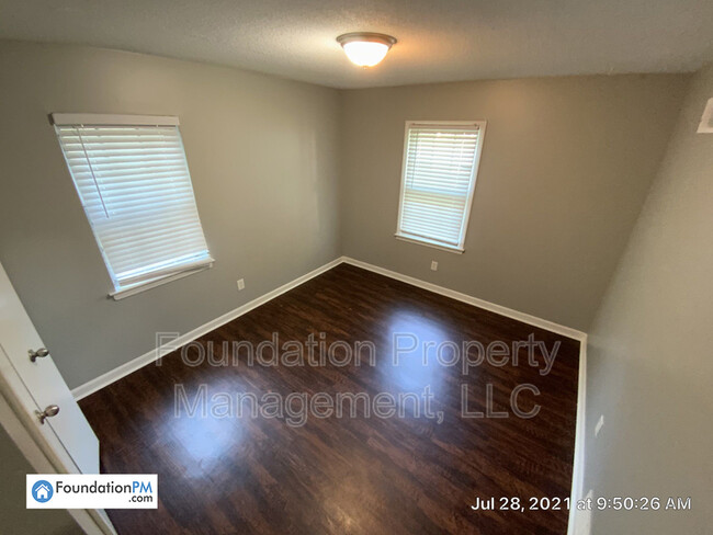 Building Photo - 2564 Lynnfield Rd
