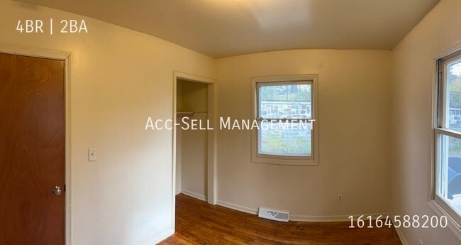 Building Photo - 530 Hall St SE