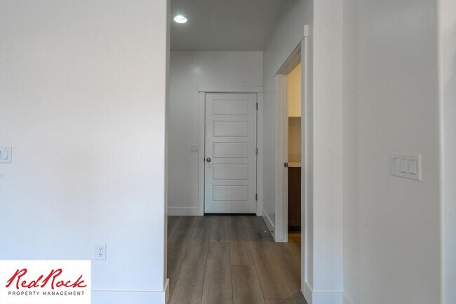 Building Photo - Comfort, Space & Style with a 3-Car Garage Small Dog Friendly!