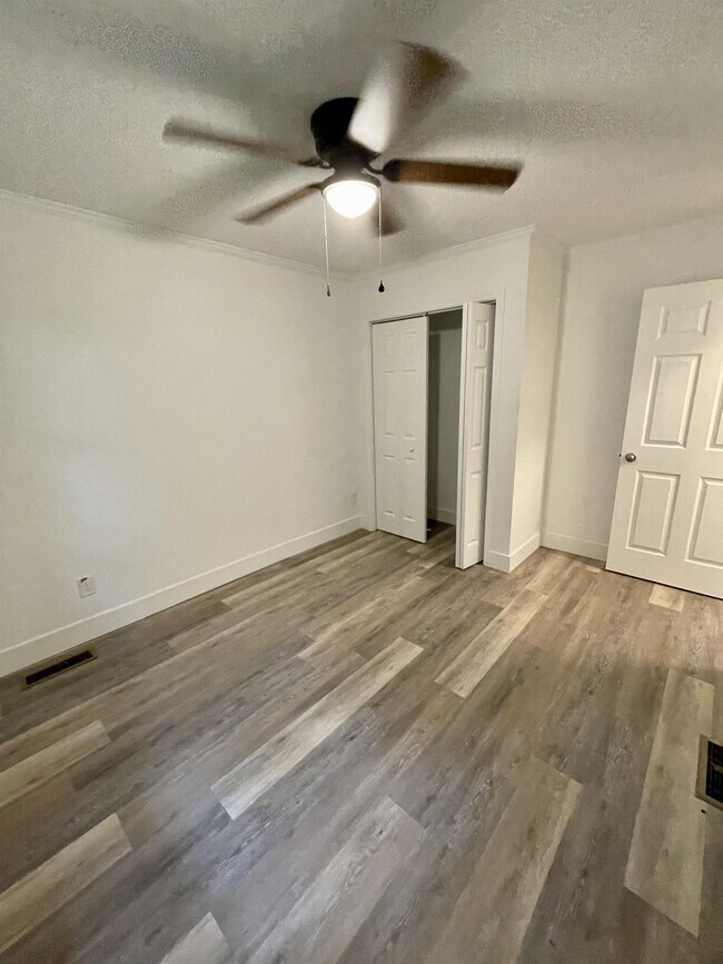 Building Photo - 51 Allen Ave