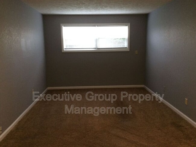 Building Photo - 365 Elmwood Dr