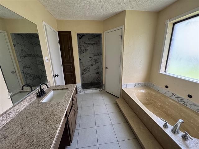 Building Photo - 2122 Rainwood Ct