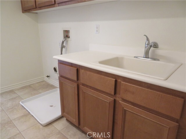 Building Photo - 14336 Saline Dr