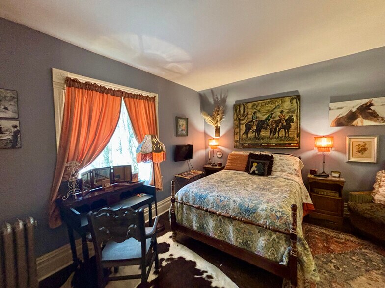 Building Photo - 425 S Washington St