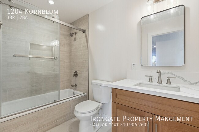 Building Photo - 1204 Kornblum-