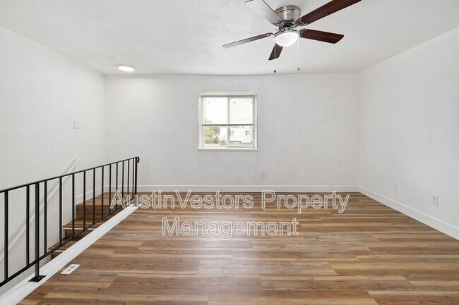 Building Photo - 2217 Mission Hill Dr