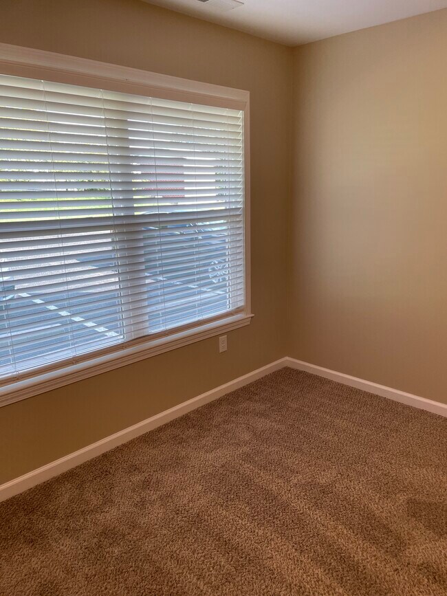 Building Photo - 1304 Goose Run Rd