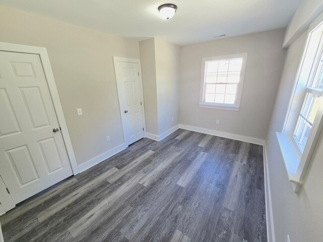 Building Photo - 9447 Peachtree St