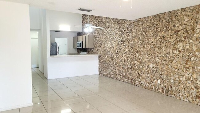 Building Photo - 4049 SW 68th Way